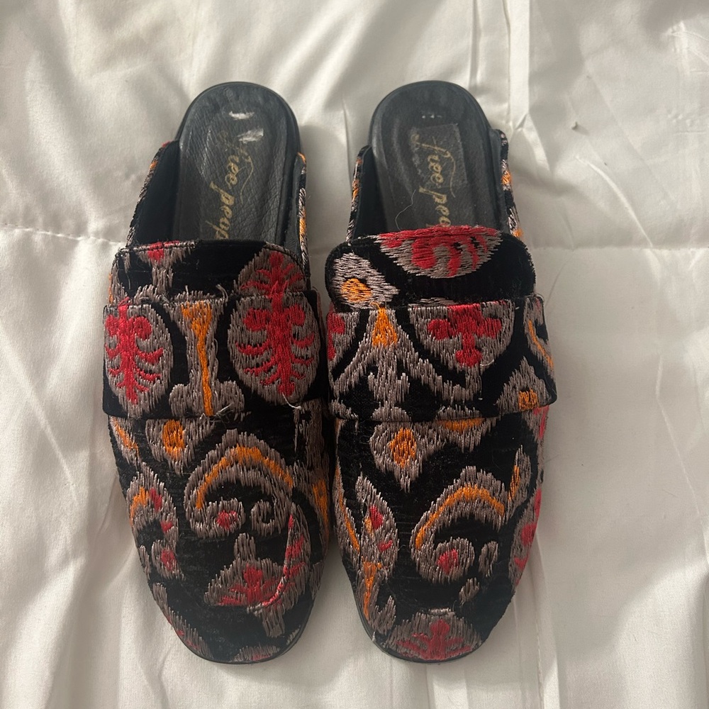 Vintage Free people Embroidered Women's Mules